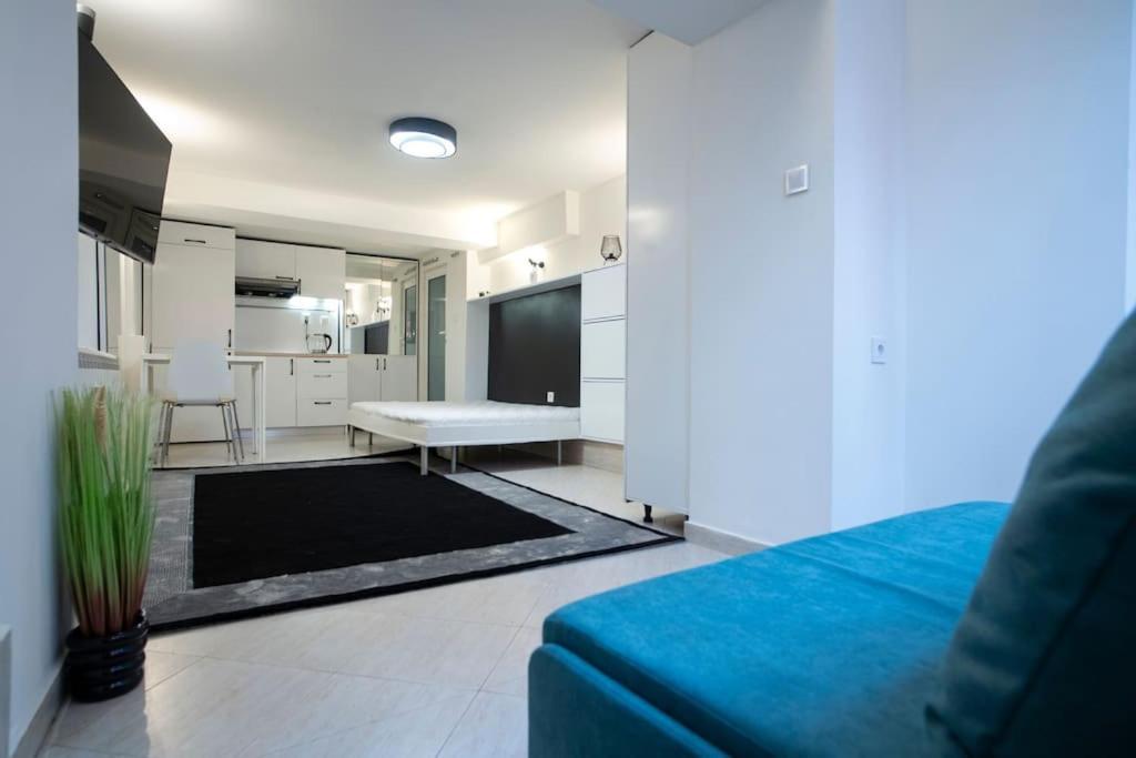 Studio With Courtyard Just Steps Away Vitosha Str Sofia Exterior photo